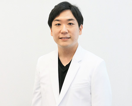 歯科医師 　沢崎俊太郎